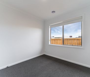 **RECEIVE ONE MONTH FREE RENT, ASK US HOW! Brand New 4-Bedroom Fami... - Photo 3