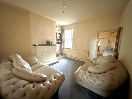 3 bedroom terraced house to rent - Photo 4