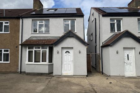 Bath Road, Harmondsworth, West Drayton UB7, London - Photo 2