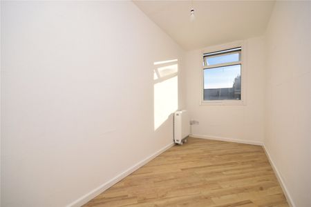 46, Bawn Drive, Leeds, West Yorkshire, LS12 5QN - Photo 4