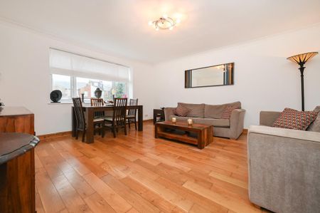 2 bedroom ground floor flat to rent - Photo 3