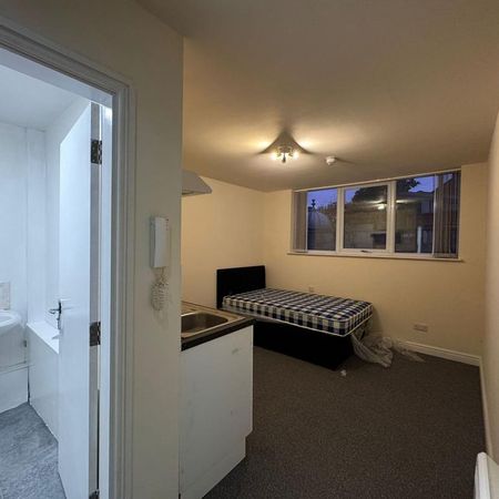 Studio to rent - Photo 4