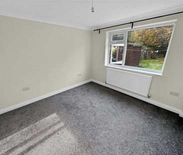 3 bedroom detached bungalow to rent - Photo 4