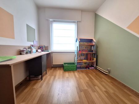 Halfopen woning met 4 slpk, tuin en garage - Photo 3