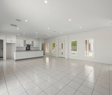 Low Maintenance 3 Bedroom Townhouse in Prime Location - Photo 1