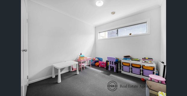 Modern Family Comfort in the Heart of Warralily Estate - Photo 1