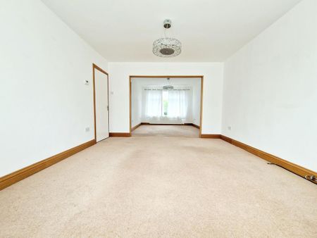 3 bedroom semi-detached house to rent - Photo 3