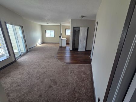 For Lease - 8 Wellington Street Unit# 1, Kawartha Lakes, Ontario - Photo 2