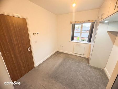 3 bedroom semi-detached house to rent - Photo 5