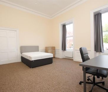 3 bedroom flat to rent - Photo 5