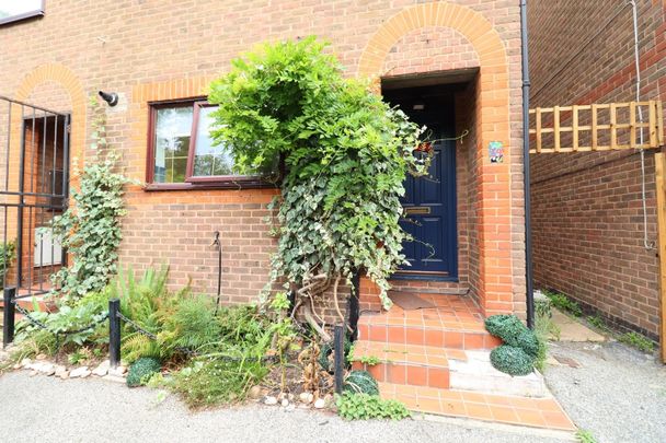 Room in a Shared House, Ropemaker Road, SE16 - Photo 1