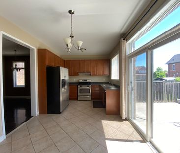 For Lease - 2329 Blue Oak Circle, Oakville, Ontario - Photo 1