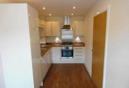 2 bedroom semi-detached house to rent - Photo 3