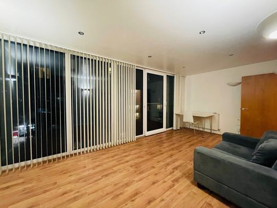 1 Bed Flat, Adriatic Apartments, E16 - Photo 1