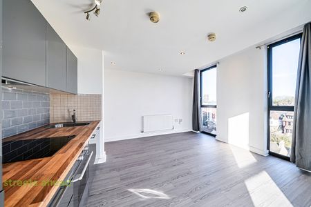 Masons Avenue, Croydon, CR0 - Photo 3