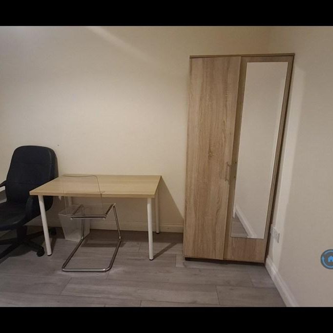 1 bedroom in a house share to rent - Photo 1