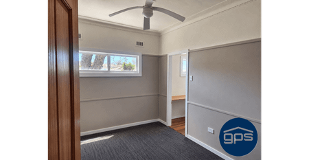 Spacious Family Home in the Heart of Merrylands - Photo 3