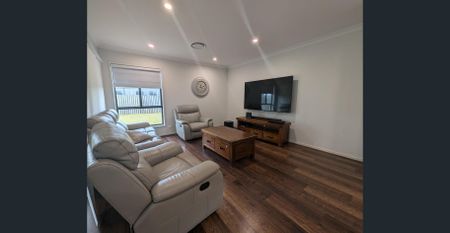 Don’t Let This one Get Away! Beautifully presented 4-bedroom home in the sought-after suburb of Pimpama - Photo 3