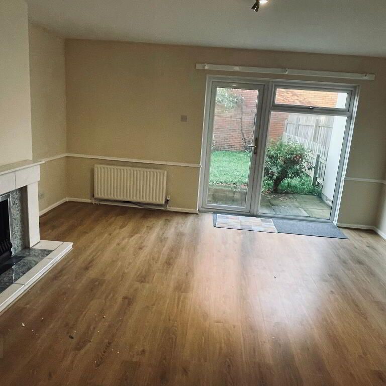 Upper Malone Crescent, Belfast, BT9 6PR - Photo 1