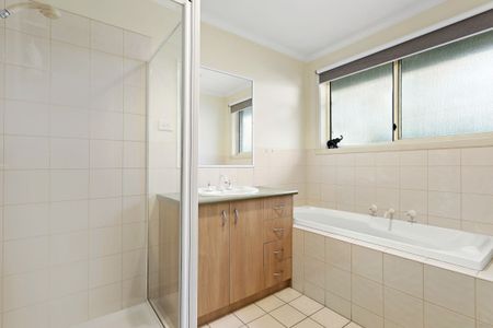 Modern Living in Mill Park - Photo 5