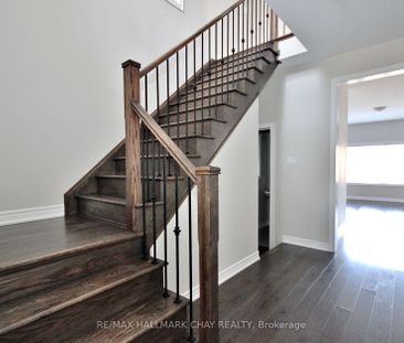 Detached Home For Lease | N8142338 - Photo 3