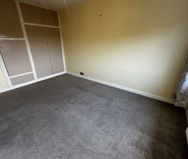 Ambrose Avenue - Photo 2