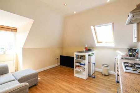 1 bedroom apartment to rent Holdenhurst Road, Bournemouth, BH8 - Photo 2