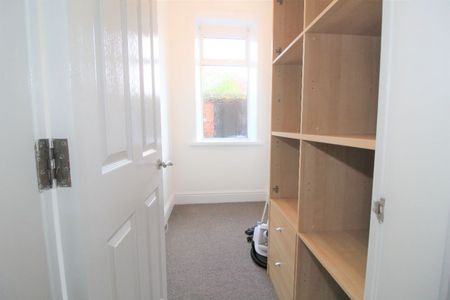 Garstang Road Flat, PRESTON, Lancashire PR2 8JS - Photo 4