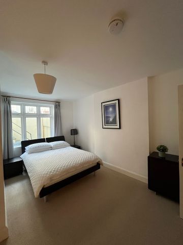 1 Bed Flat, Monmouth Road, W2 - Photo 5