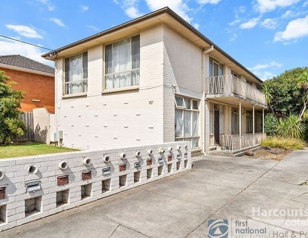 Stylish 2-Bedroom Apartment in Prime Dandenong Location! - Photo 1