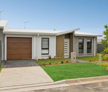 “BRAND NEW GRANNY FLAT WITH GARAGE AND NORTH FACING COURTYARD!” - Photo 5