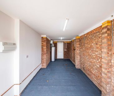 Clarke Close - Photo 2