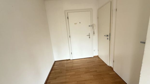 Nahe Schönbrunn: 2-Zimmer-Wohnung mit Balkon und Wintergarten, sowie ein opt. Stellplatz! - Photo 1