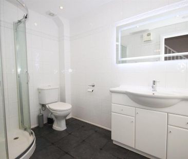 5 bedroom house to rent - Photo 2