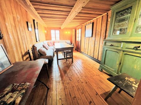 Haus mit viel Charme von 6,5 Zimmern renoviert - Geräumig und Hell - Ruhige Lage - Photo 4