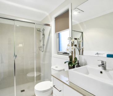 Four bedroom family home - Photo 5