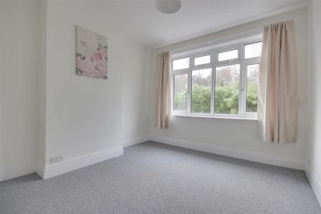 3 bedroom detached house to rent - Photo 4