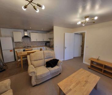 2 bedroom flat to rent - Photo 5