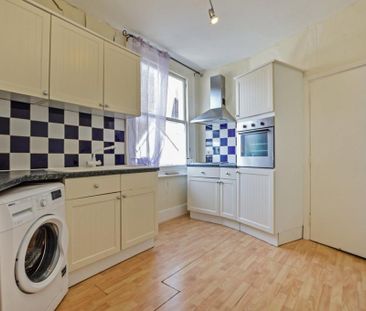 2 bedroom maisonette to rent - Photo 6