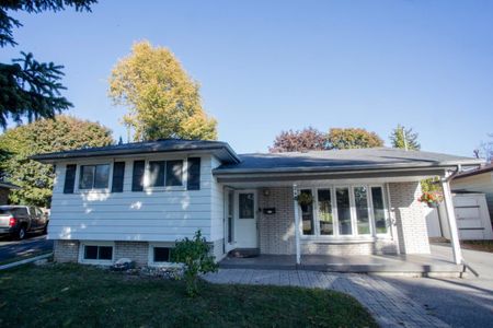 For Lease - 243 Acadia Drive, Oshawa, Ontario - Photo 2