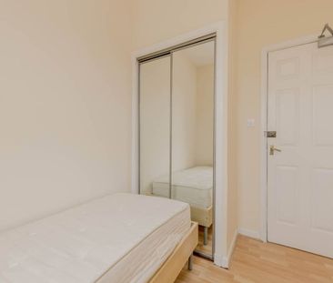 4 Bed Flat, Edinburgh, EH8 - Photo 4