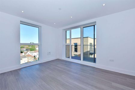 A modern one bedroom apartment in the Horlicks Quarter by Berkeley Homes development in Slough. - Photo 2