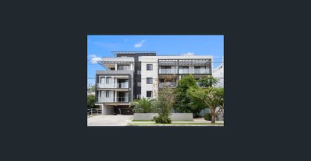 Spacious Ground Floor Garden Apartment - Photo 5