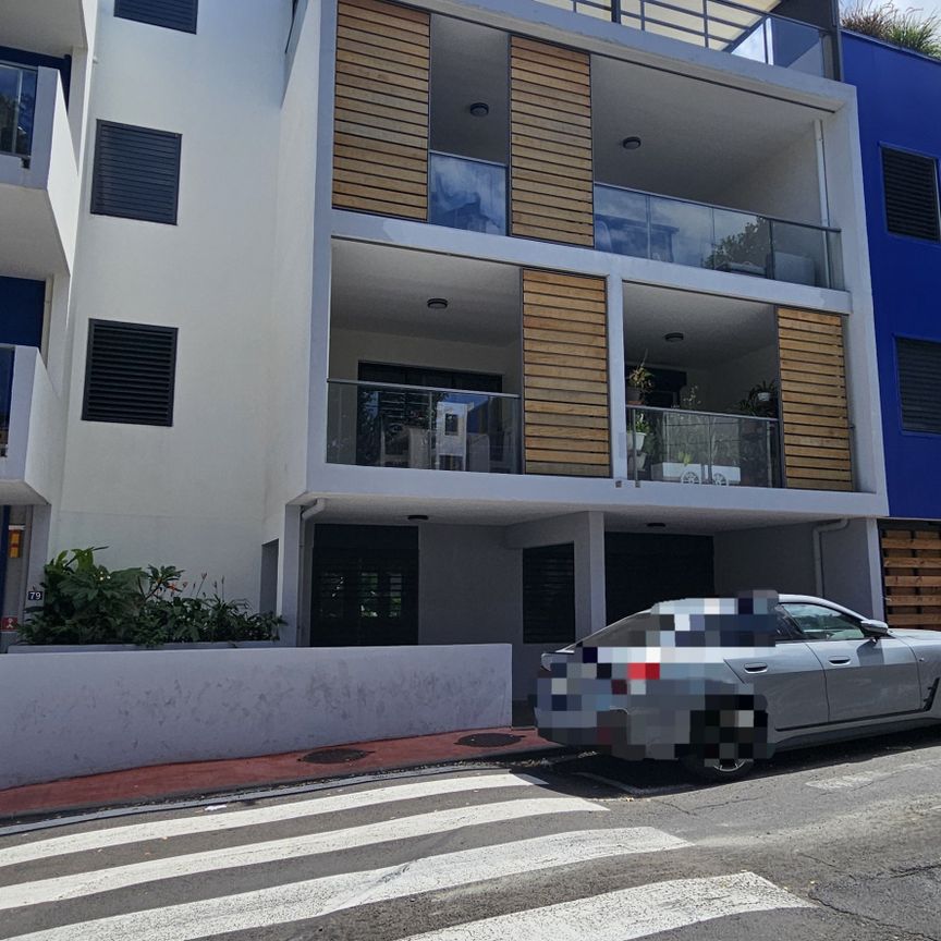 Location Appartement 2 pièces 50m² ST PIERRE 97410 - Photo 1