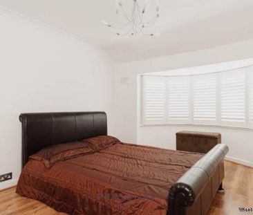 3 bedroom property to rent in Epsom - Photo 1