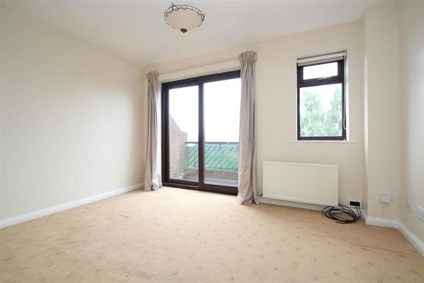 2 bedroom end of terrace house to rent - Photo 1