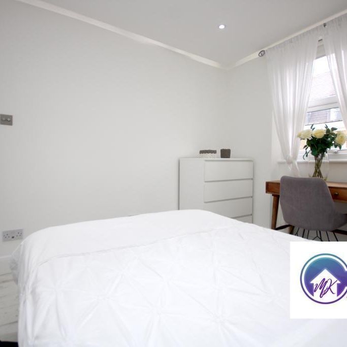 1 bedroom in a flat share to rent - Photo 1