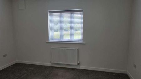 Victoria Road Cirencester, GL7 - Photo 2