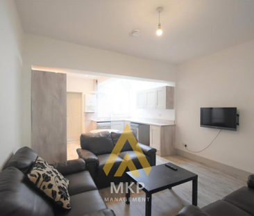 6 bedroom terraced house to rent - Photo 3