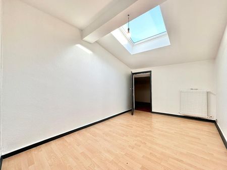 Location Appartement 4 pièces 96m² BORDEAUX 33800 - Photo 4